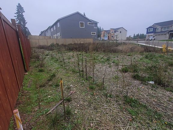 5th image of 823 198th Street Ct E