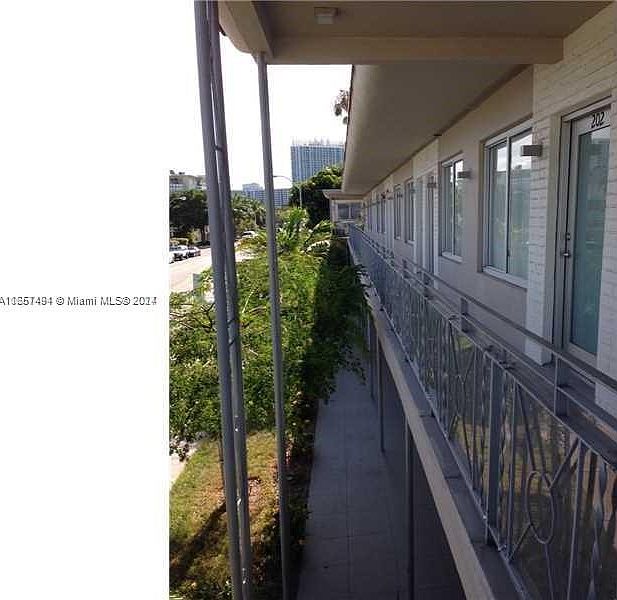 1st image of 801 15th St APT 209