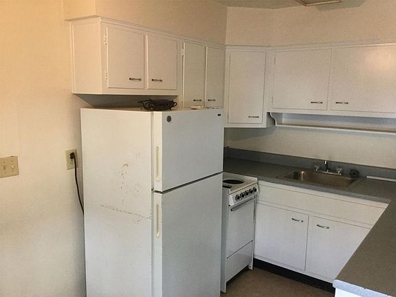 4th image of 2065 E Ocean View Ave APT 6
