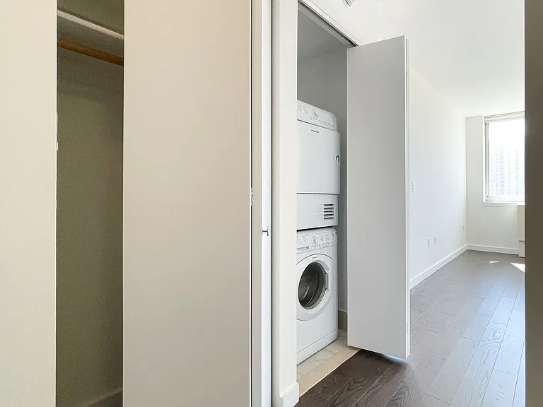 310 E 2nd St #5M — Photo 7