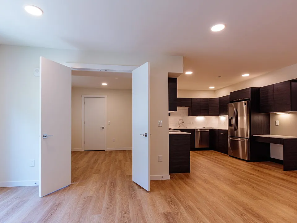 9040 NE Juanita Dr #304