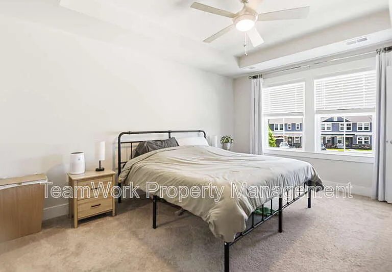 7722 Park Gate Dr — Photo 24