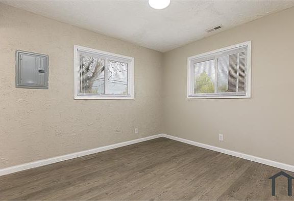 2nd image of 564 Marquette Dr