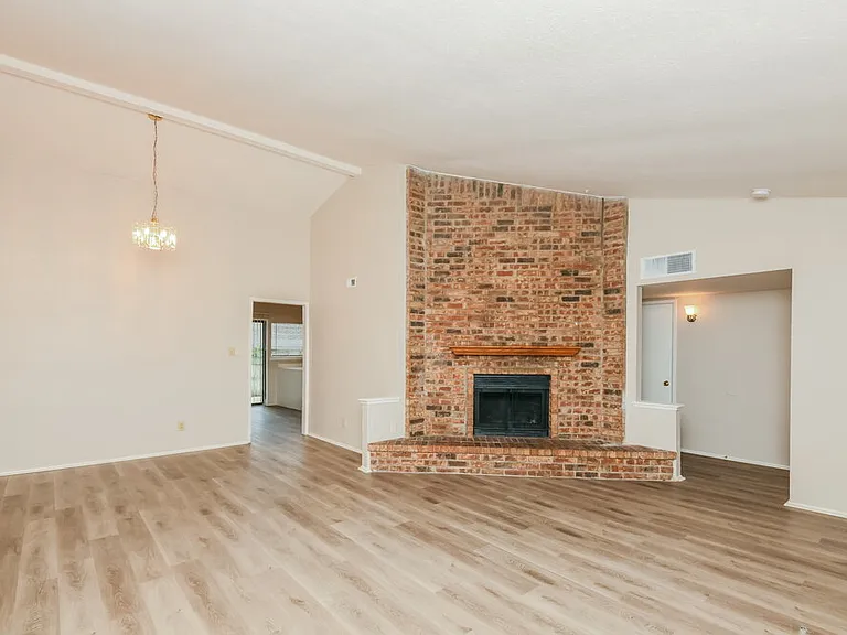 3913 Horizon Pl — Photo 4