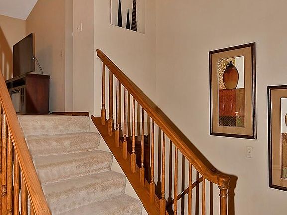 3rd image of 2035 Willowridge Pl NE