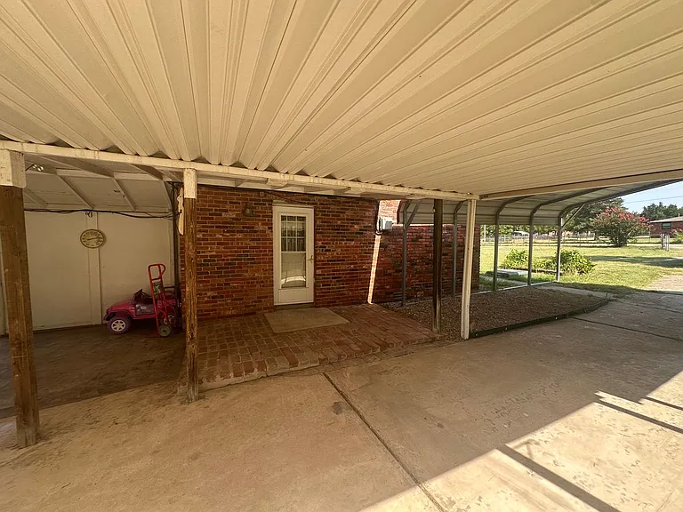 16881 Beau Kay Dr — Photo 3