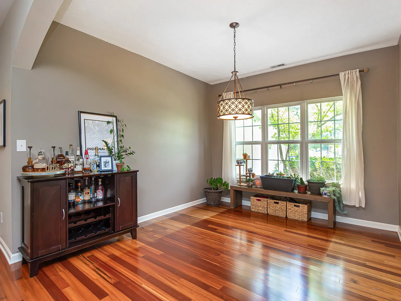 3 bed, 1728 sqft, $2,399 — Photo 4