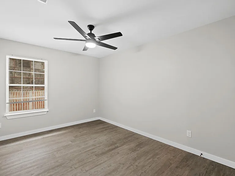 6121 Ridgemont St #C — Photo 11