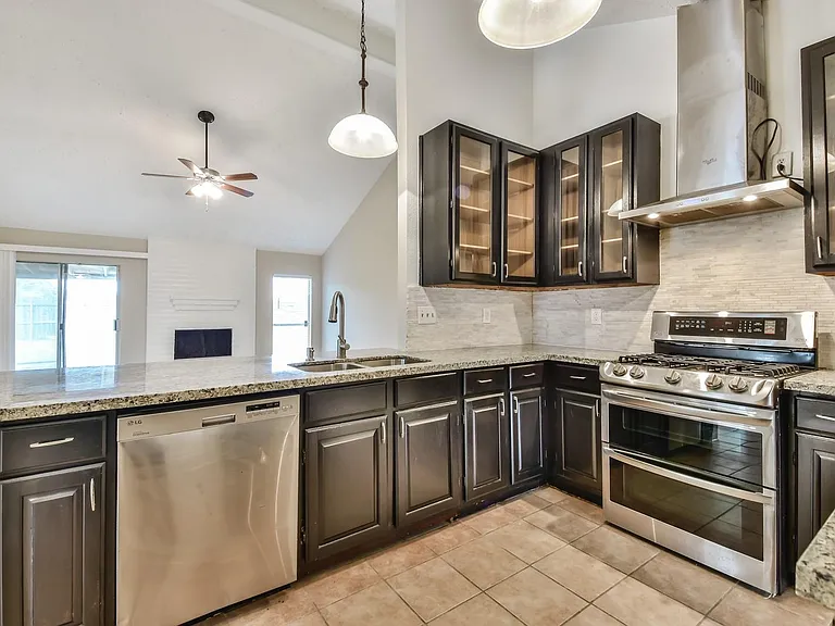 9503 Bent Spur Ln — Photo 8