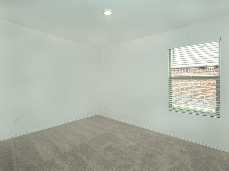 2905 Kings Table Ct — Photo 16