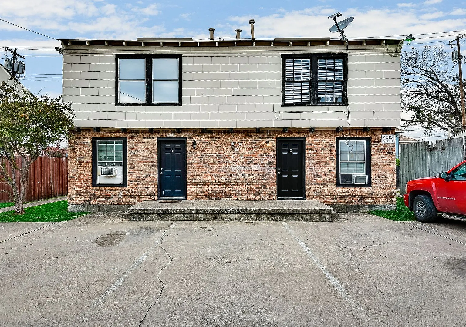 4515 E Side — Photo 1