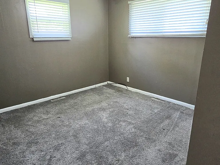 635 Steahlin Ave — Photo 4
