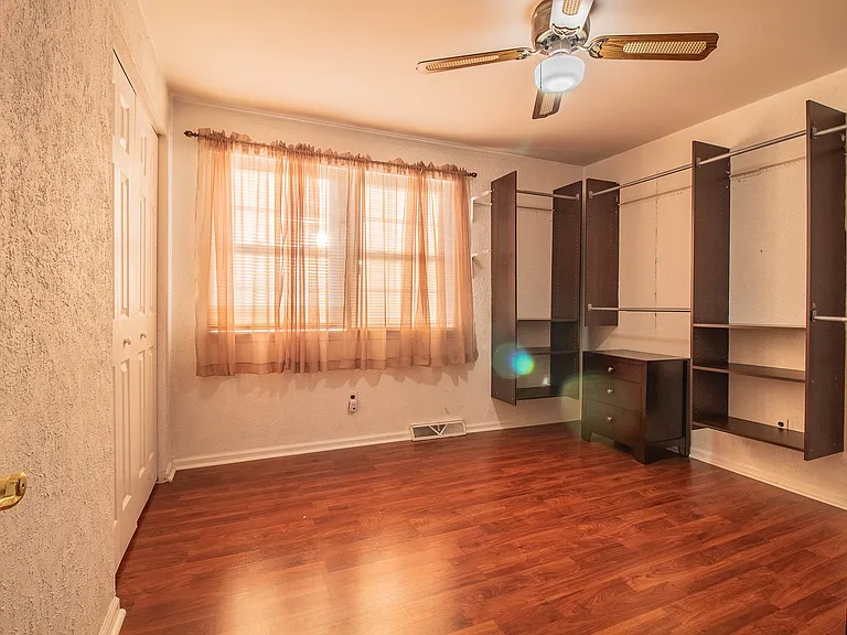 19 Herbert Dr — Photo 12