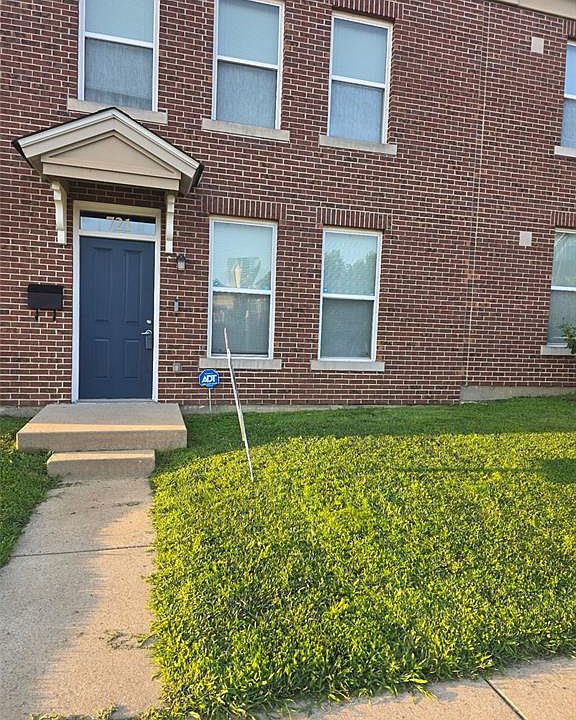 1st image of 721 Dickson St