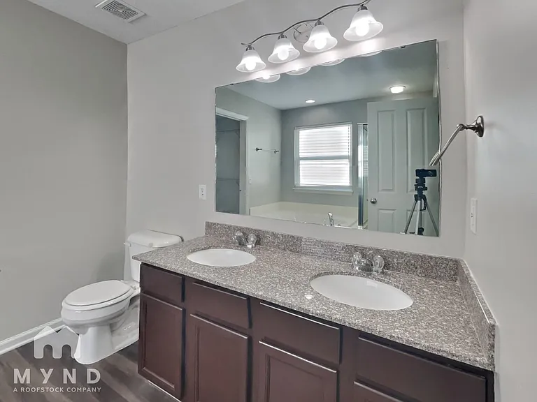 8042 Loveridge Dr — Photo 16