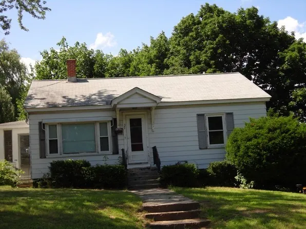 37 Krysiak Ave, Fitchburg, MA 01420