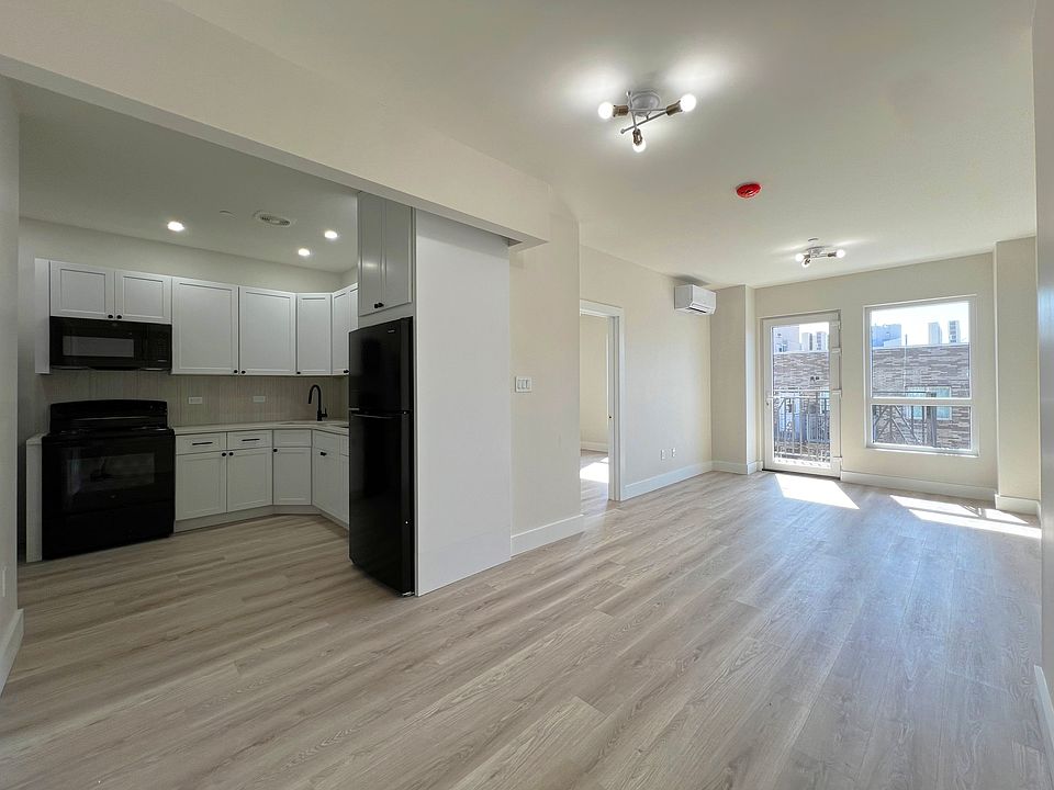 1st image of 952 Bedford Ave #6A