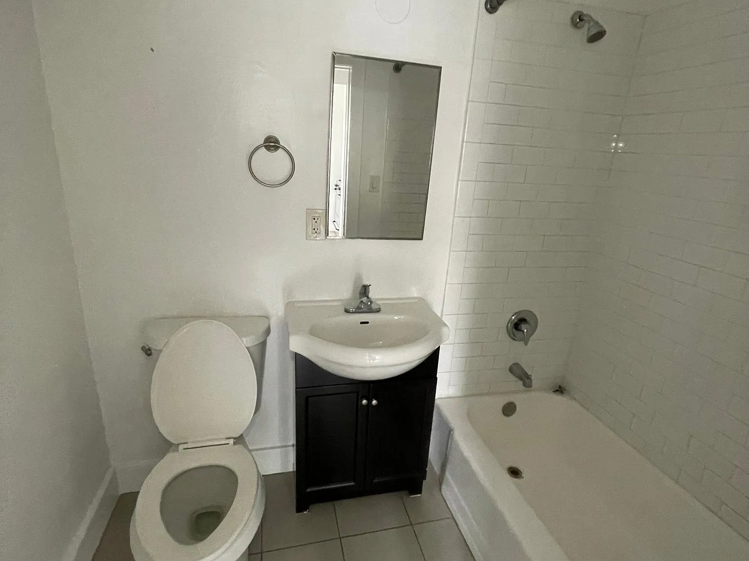 1213 Gordon St — Photo 4