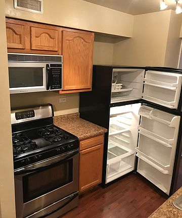 3rd image of 3134 Lynnwood Ct Unit 1