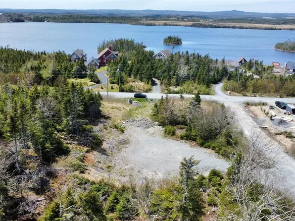100 Amber Drive, Whitbourne, NL A0B3K0