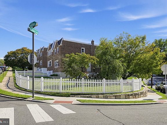 2nd image of 700 Livezey Ln