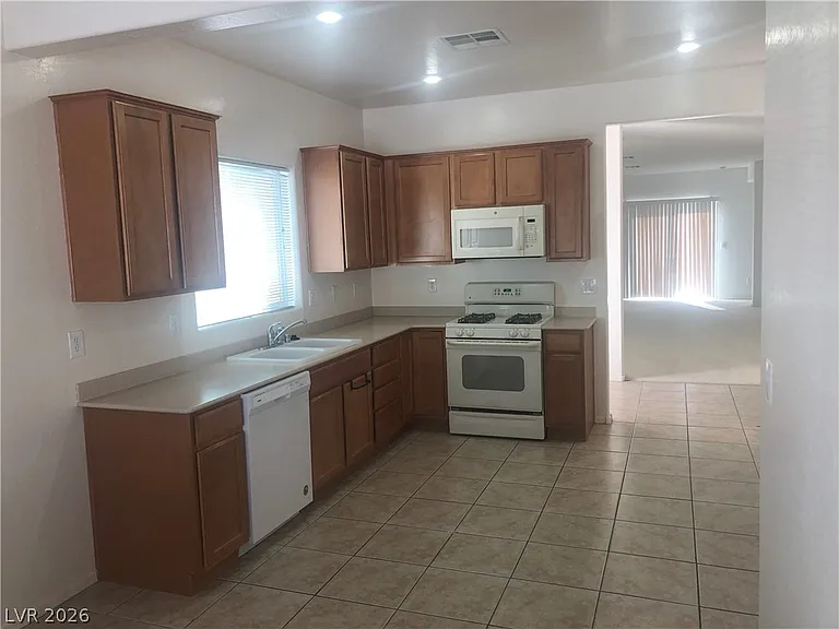 7908 Broadwing Dr — Photo 3