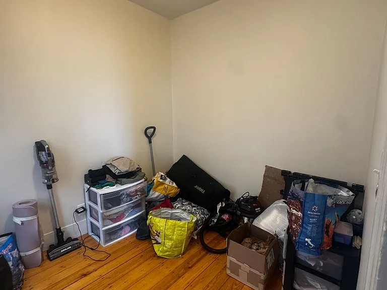 818 Parker St — Photo 9