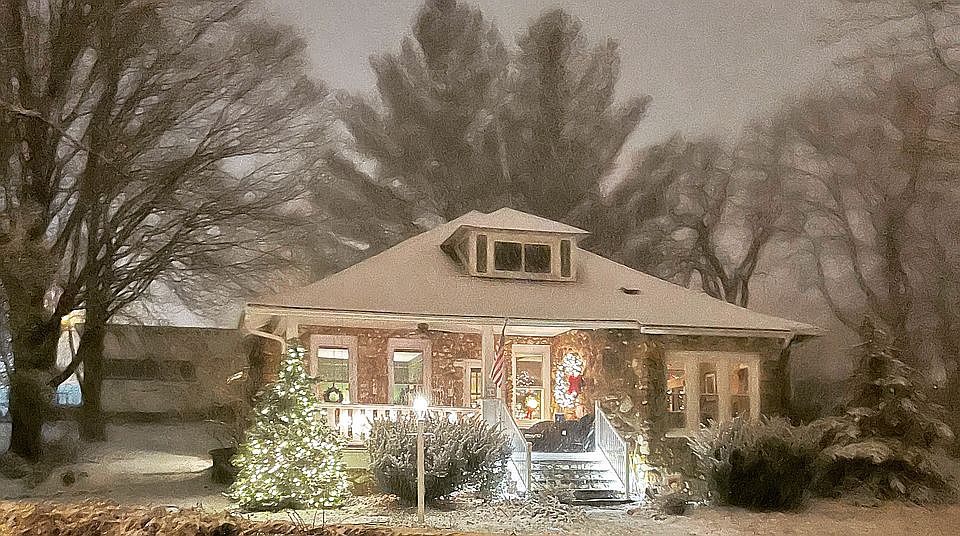 1st image of 6 W Ashe St