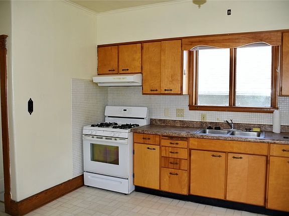 5th image of 607 Park Ave
