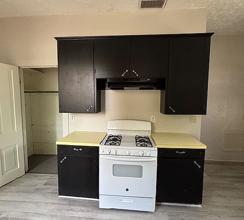 5th image of 811 S Main St #811