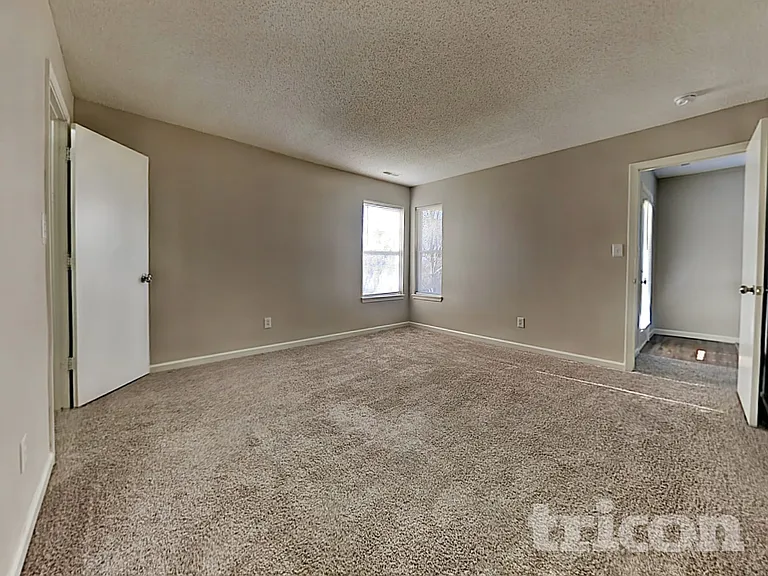 1697 Willowview Ln — Photo 10