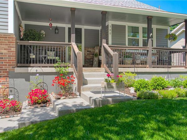 300 SE Brownfield Dr, Lees Summit, MO 64063