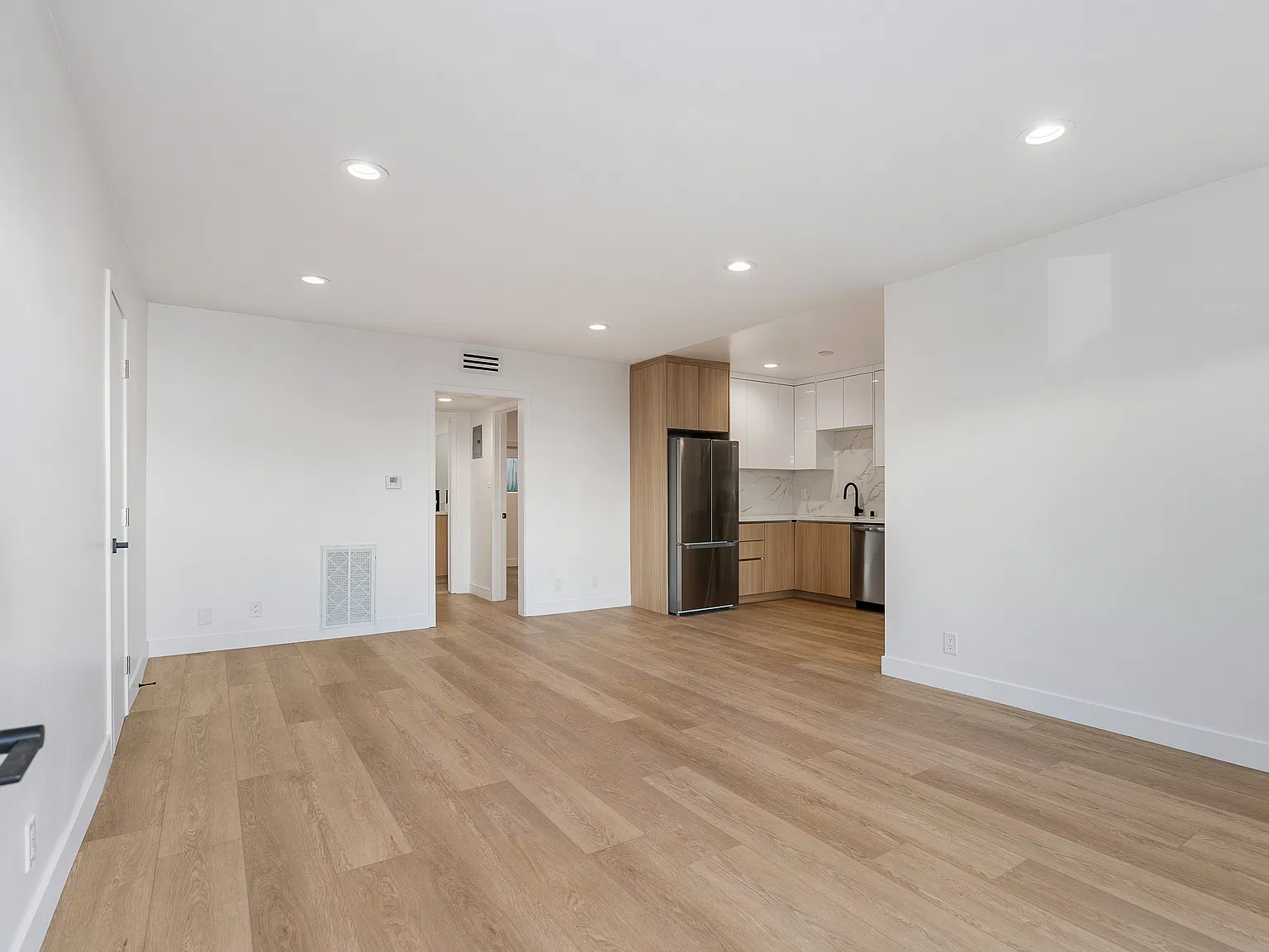 Studio, 580 sqft, $2,600 — Photo 2