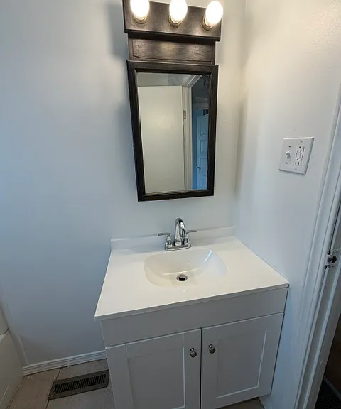 1214 Queen St — Photo 5