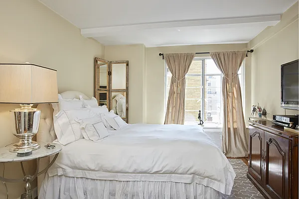 Sold by Stribling | media 20