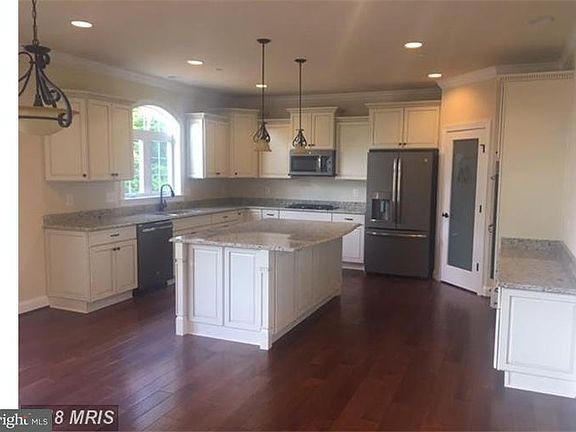 4th image of 6926 Trident Ct