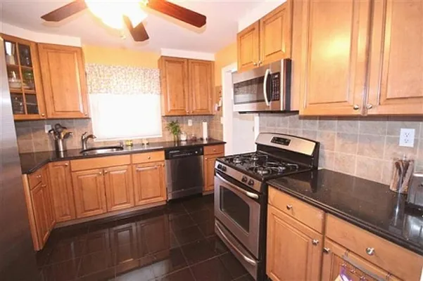 Sold by Bergen Basin Real Estate | media 74