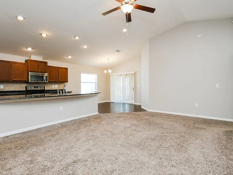 4736 Summerfield Cir — Photo 4