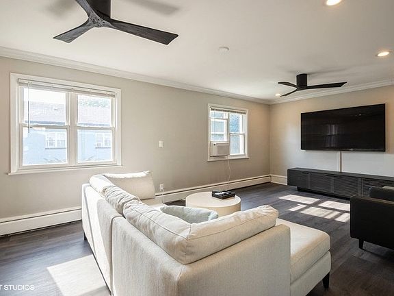 2nd image of 2621 W Gregory St #2N
