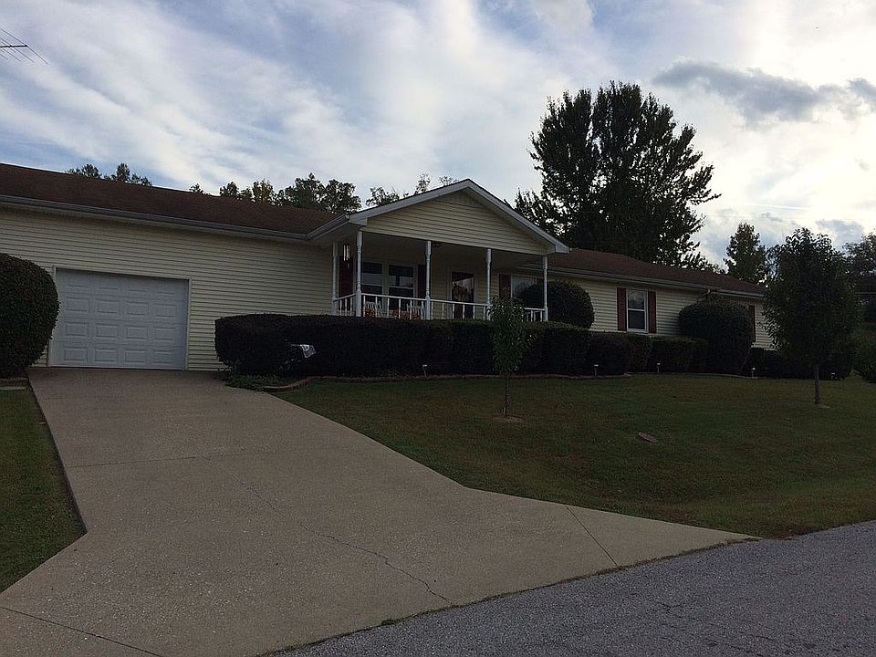 1st image of 115 Pine Dr