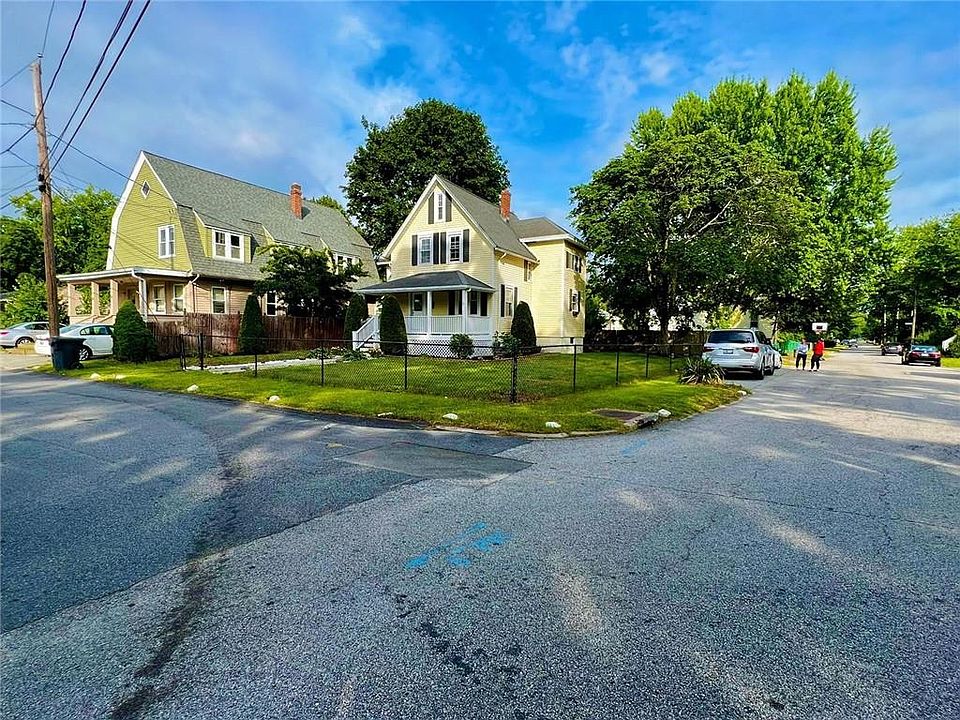80 Maplewood Ave, Warwick, RI 02889 Zillow