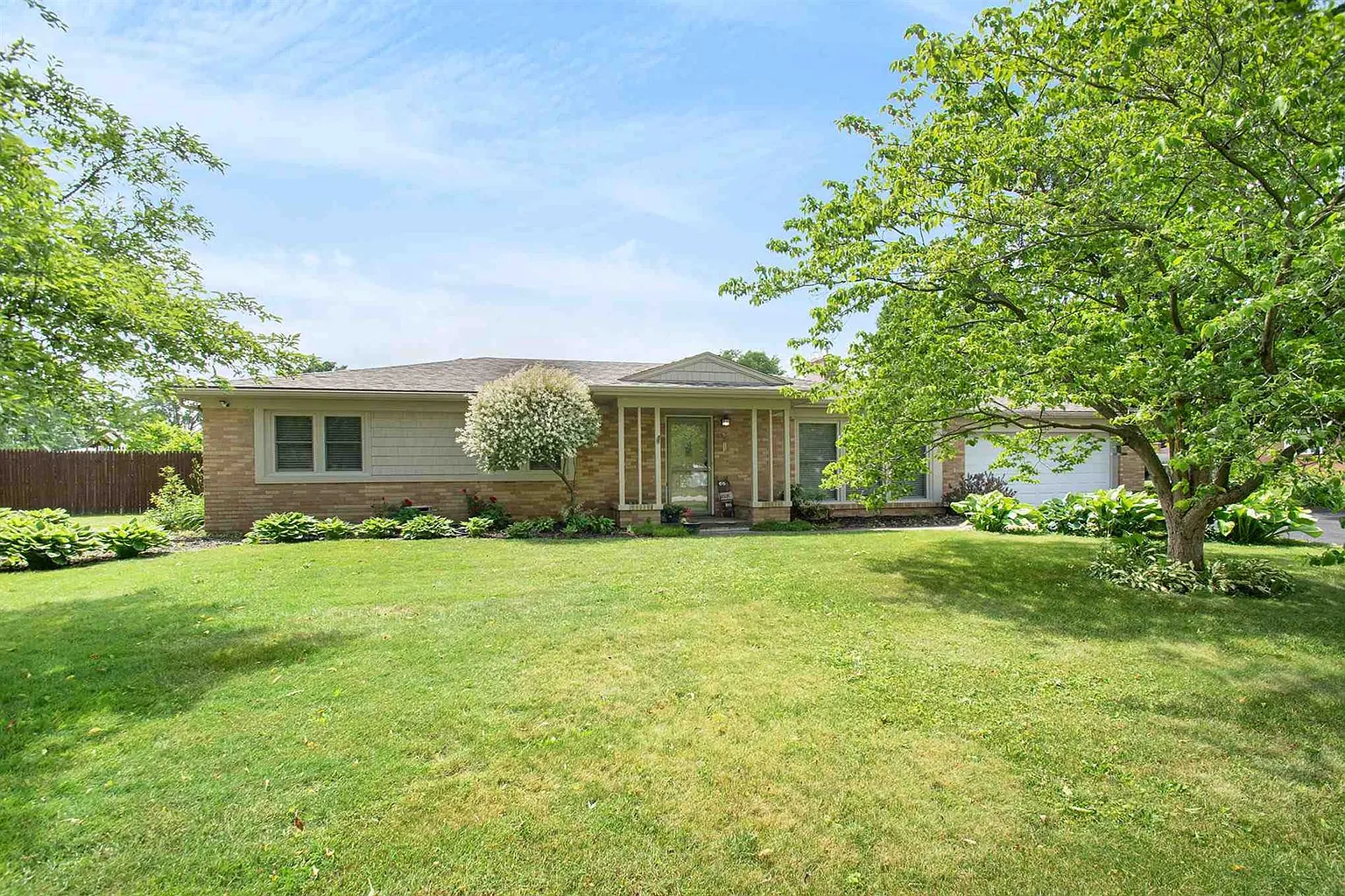 61621 Meadowlark Ln photo 1