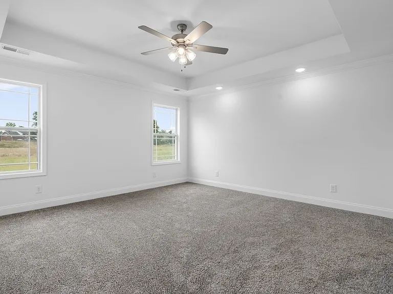 1360 Harmon Ln — Photo 15