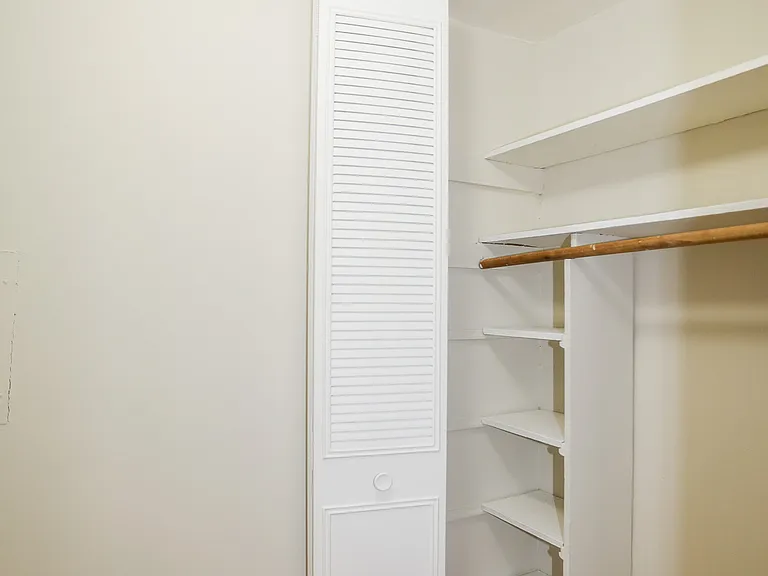 5917 N Kenmore Ave #324 — Photo 5