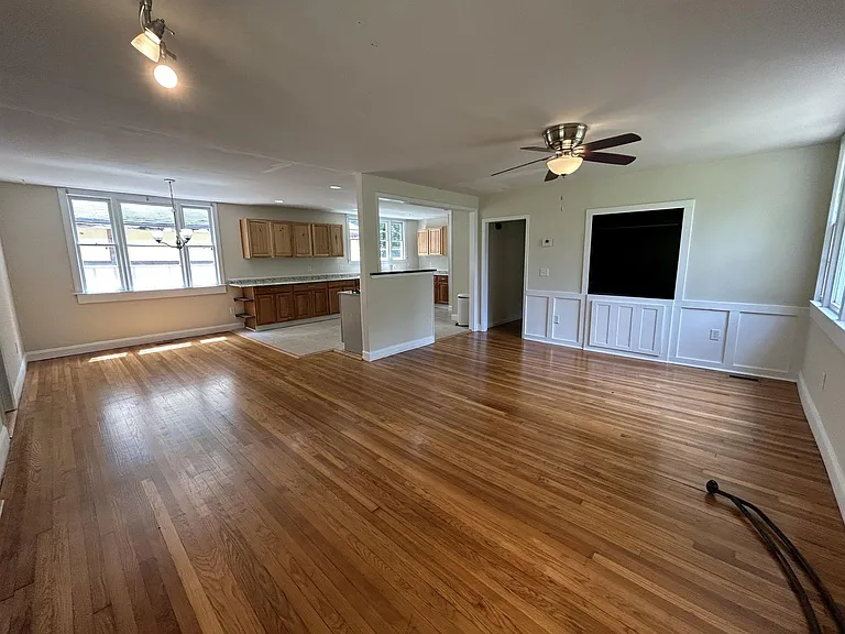 297 Fife Dr — Photo 3