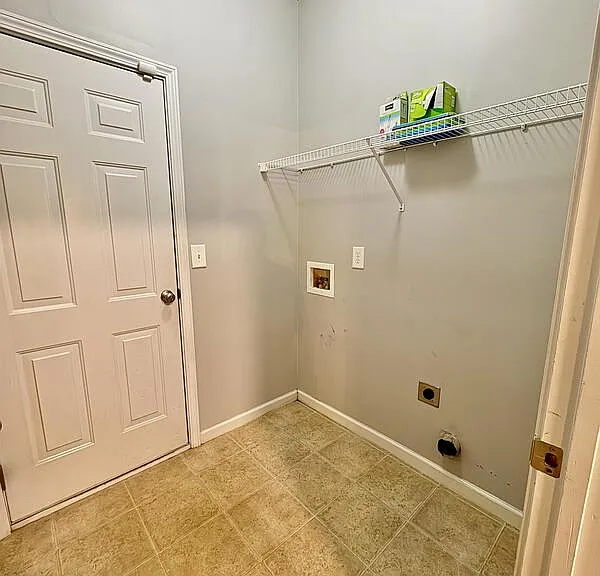 322 Clover Brook Dr — Photo 6