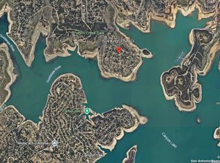 604 Kings Point Dr, Canyon Lake, TX 78133