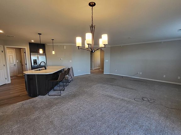 4th image of 614 River Rdg