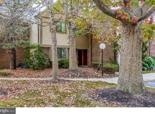 404 Cypress Point Cir, Mount Laurel, NJ 08054