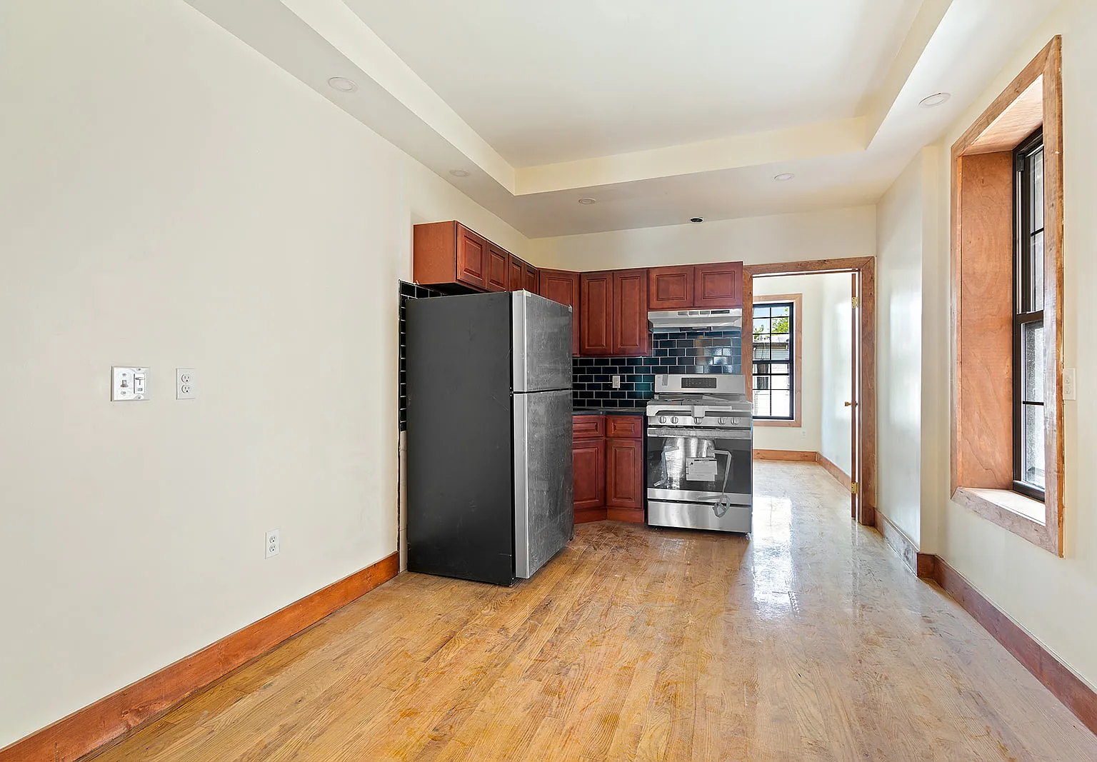 1567 De Kalb Avenue — Photo 4